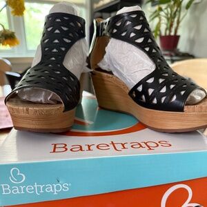 Baretraps Miriam Platform sandals - Size 8 - New In the Box